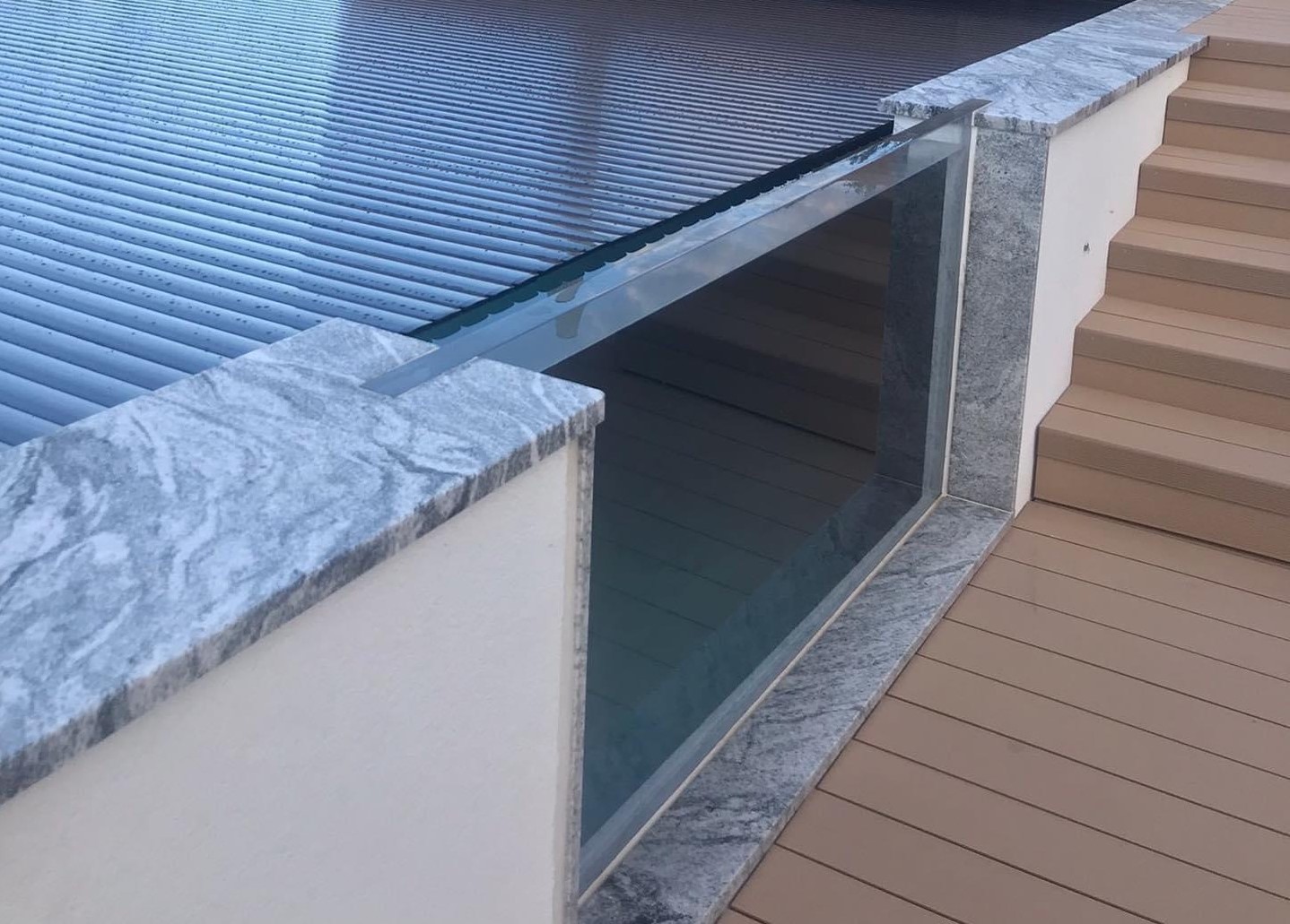 Акрилова панель з видимою частиною 300х85см